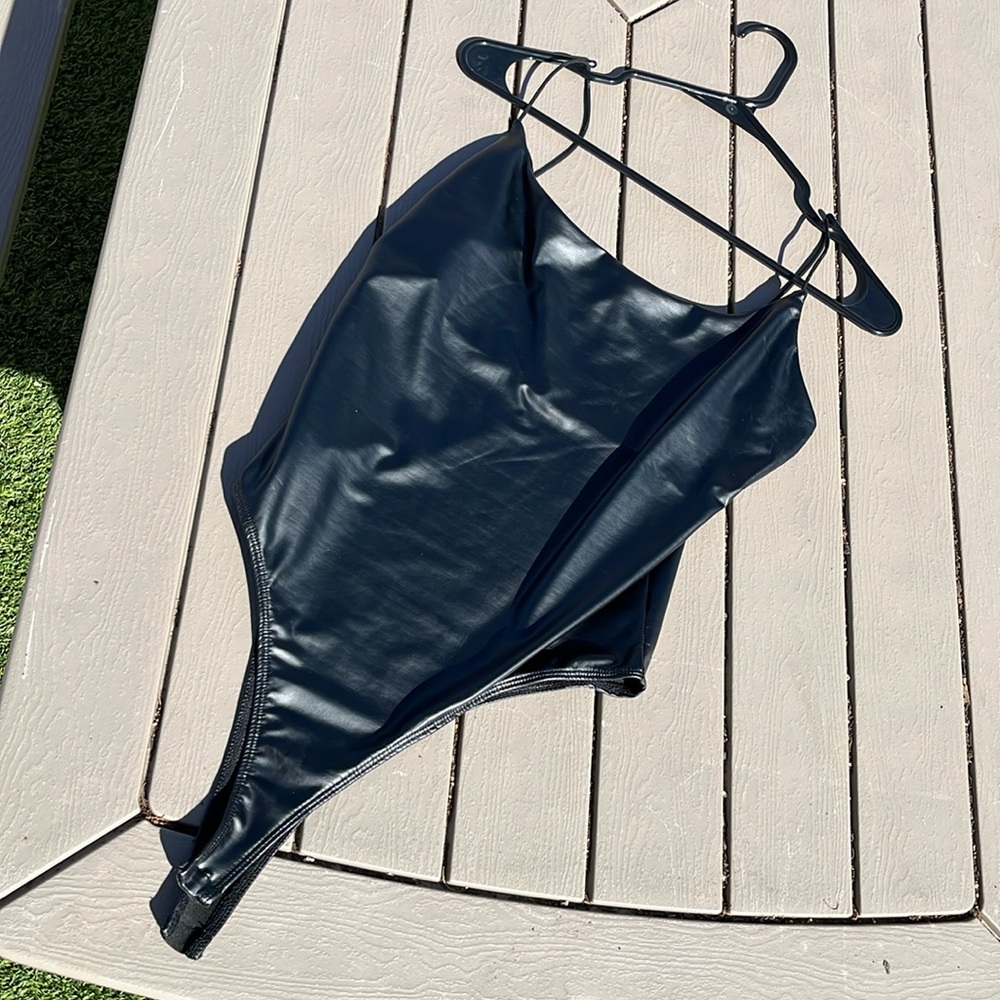 Fashion Nova pleather thong bodysuit size L in black